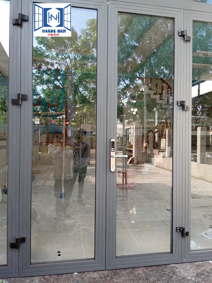 Cửa nhôm kính giá rẻ tại HÓC MÔN