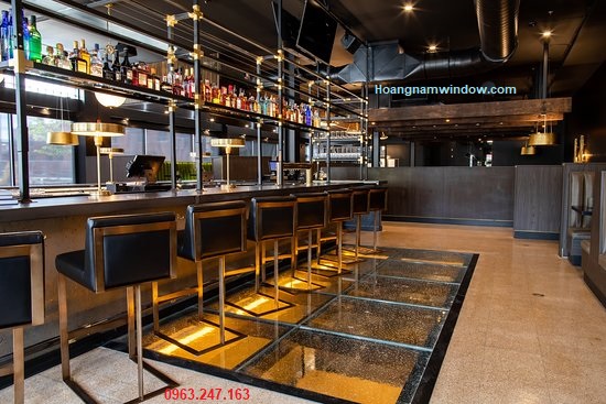 Thi công, lắp đặt sàn kính quán BAR